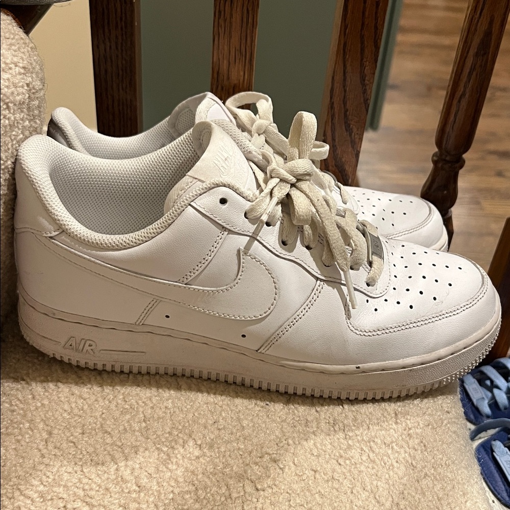 Men’s White Nike Air Force 1 Size 8.5
